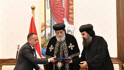 توقيع عقد ترميم وإنشاء سور حول دير مارمينا بأسيوط