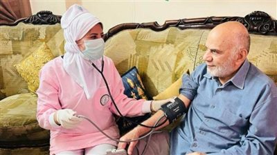 تقديم الرعاية الطبية المنزلية المجانية لـ 7000 منتفع بمحافظات التأمين الصحي الشامل