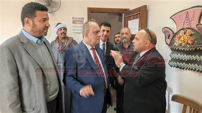 في أول يوم عمل له.. مدير إدارة سيدي سالم التعليمية يتفقد الأقسام المختلفة