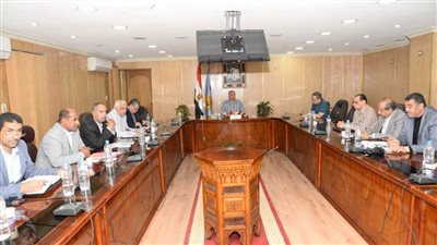 محافظ أسيوط يمنح مكافأة تميز لمركز أبنوب 