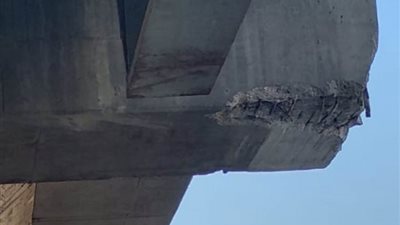 إغلاق كوبري بركة السبع بعد اصطدام تريلا بالجسم المعدني