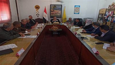 اجتماع لمناقشة انتظام العملية التعليمية وتحديد مواعيد الامتحانات بمدارس المحافظة