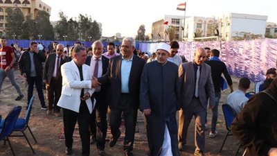 رئيس جامعة الأزهر ونائب الدراسات العليا يتابعان تجهيزات الإفطار الجماعي للطلاب المغتربين