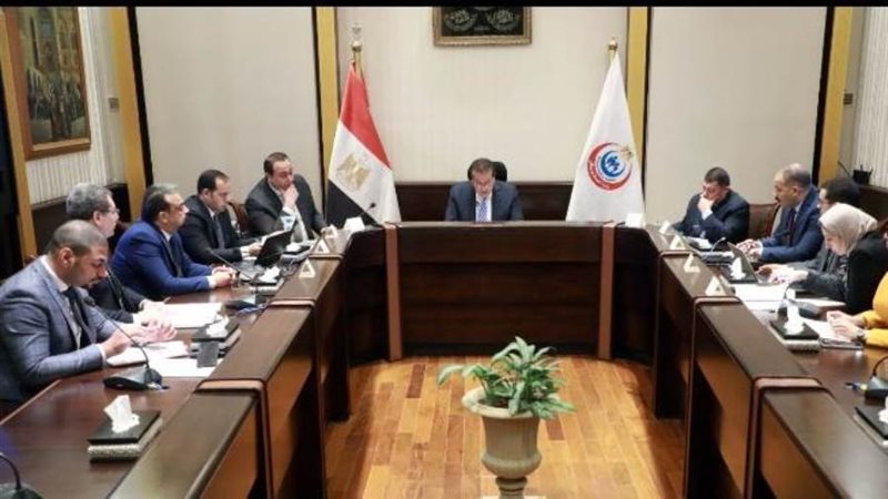 اجتماع وزير الصحة