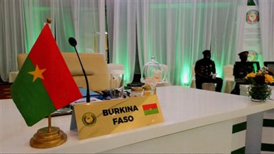 طرد مراسلتي صحيفتي 