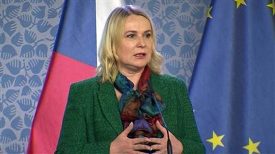 وزيرة الدفاع التشيكية: لا مانع إذا توسطت الصين لإرساء السلام بين روسيا وأوكرانيا