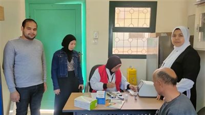 تقديم خدمات طبية لـ 290 مواطنًا في قافلة سكانية شاملة بقرية طيبة بالبحيرة 