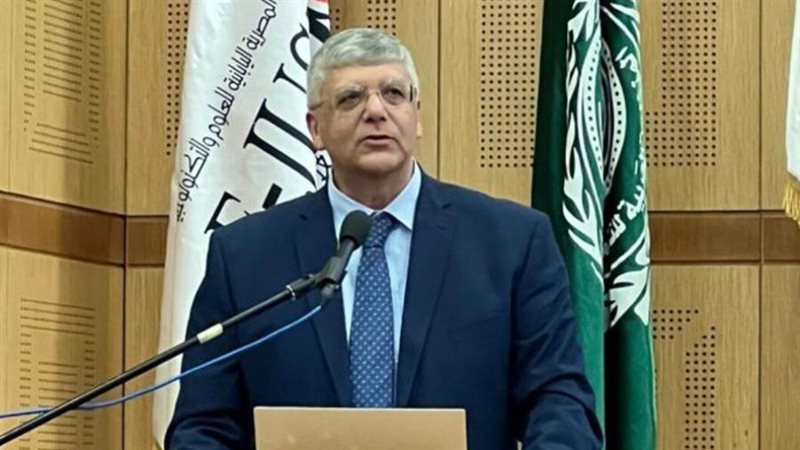 الدكتور عمرو عدلى