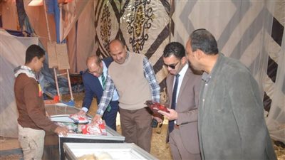 سكرتير بني سويف يتابع شوادر ومعارض 