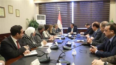 وزير الصحة يستقبل ممثل 