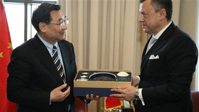 مباحثات ثنائية بين الوزيرين المصري والصيني لتعزيز سبل التعاون في مجال السياحة والآثار بين البلدين