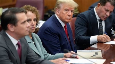 عاجل| صامت وغاضب.. ترامب المتهم داخل المحكمة..تفاصيل المحاكمة مباشر