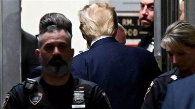 عاجل| ترامب ينفي ارتكاب 34 تهمة ويغادر المحكمة