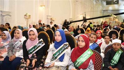 محافظ قنا يكرم 119 من الفائزين والمتفوقين في مسابقة حفظ القرآن الكريم 