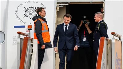 الرئيس الفرنسي يصل إلى الصين في أول زيارة له منذ 2019