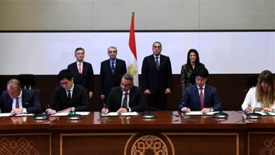 رئيس الوزراء يشهد توقيع اتفاقية الإغلاق المالي لمشروع إنشاء مزرعة رياح جديدة