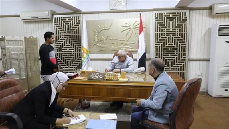 اللواء الزملوط يستمع