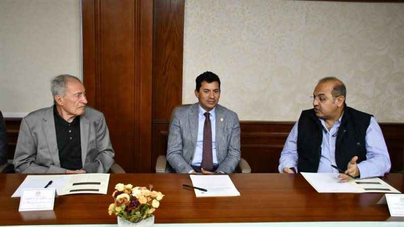 صبحى وحطب ومصطفى