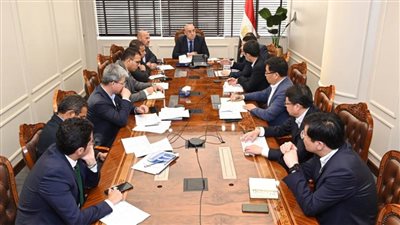 وزير الإسكان يلتقي وفدا من الشركة الصينية المنفذة لمنطقة الأعمال المركزية بالعاصمة الإدارية