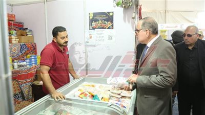 محافظ كفر الشيخ يتفقد معرض أهلا رمضان ويوجه بمتابعة الأسواق وتوفير السلع 