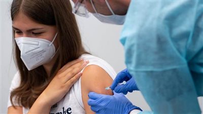 توصية بريطانية بتحصين الأطفال المعرضين لمخاطر سريرية ضد كوفيد-19 من عمر 6 أشهر