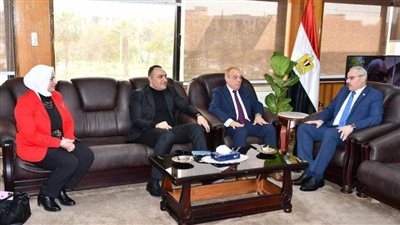 رئيس جامعة قناة السويس يخصم 50% من إيجار الملاعب دعمًا للإسماعيلي 