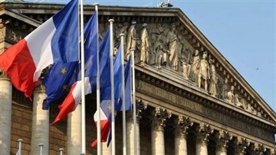 فرنسا تدعو إلى 