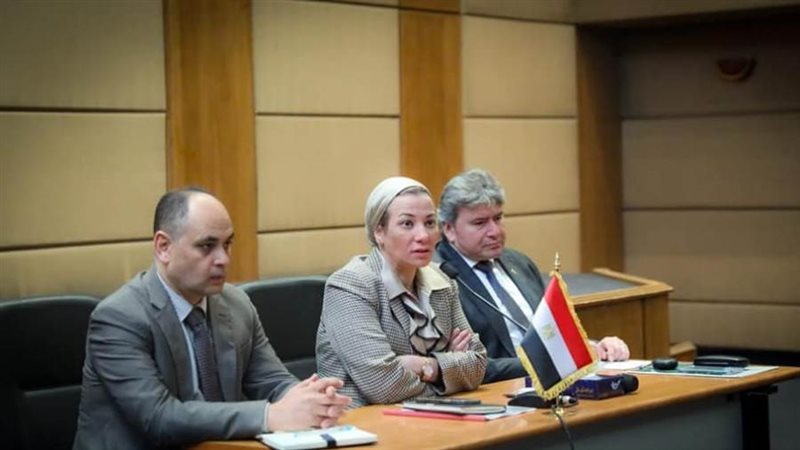 وزيرة البيئة