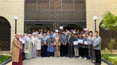  تسليم الشهادات للمتدرِّبين في اليوم الختامي لتطبيق الخطة التنفيذية لبرنامج «المعايشة اللغوية»