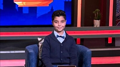 المذيع الصغير يكشف أهمية المركز الثقافي الإسلامي كمنارة لتعليم الإسلام الوسطي