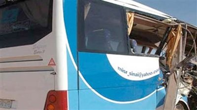  مصرع شخص وإصابة 23 آخرين في تصادم 