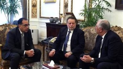 رئيس الوزراء يتابع موقف توفير احتياجات السوق المحلية من الأعلاف والذرة الصفراء وفول الصويا       