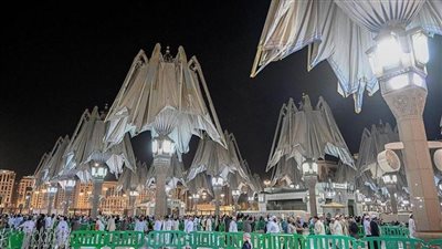 مظلات المسجد النبوي.. شكل هندسي ومنظر أخاذ يجذب زوار مسجد المصطفى عليه السلام