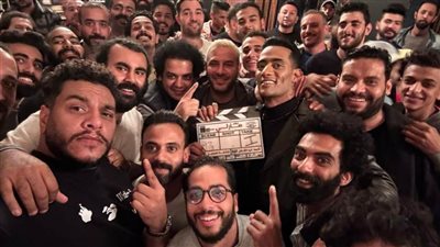 محمد رمضان يحتفل بانتهاء تصوير فيلم 