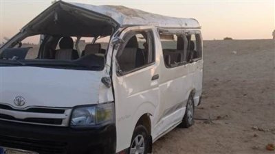 إصابة 10 أشخاص في حادث انقلاب ميكروباص بالصحراوي الغربي بأبوقرقاص في المنيا