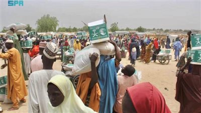 مركز الملك سلمان للإغاثة يوزع أكثر من 90 طنًا من السلال الغذائية بنيجيريا