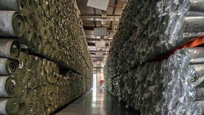 ألف سجادة تكتسي بها أرضيات المسجد الحرام خلال شهر رمضان المبارك