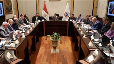 وزير الصحة يشدد على الالتزام بالجداول الزمنية للانتقال والعمل من العاصمة الإدارية