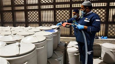 400 طنٍّ من ماء زمزم لزوار المسجد النبوي يوميًّا في شهر رمضان