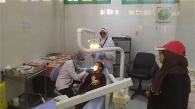 الكشف الطبي على 350 حالة بقرية بور سعيد من خلال قافلة حياة كريمة الطبية