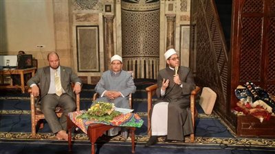 ملتقى العصر بالجامع الأزهر يوضح أثر ظاهرة التسول على المجتمع