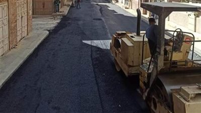 محافظ دمياط تتابع الأعمال الجارية لرصف الشوارع بمنطقة المنيا