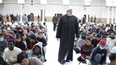 وكيل الأزهر يتفقد تجهيزات الإفطار الجماعي بالجامع الأزهر