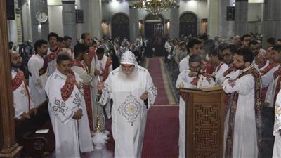 أقباط بني سويف يحتفلون بسبت النور وقداس القيامة