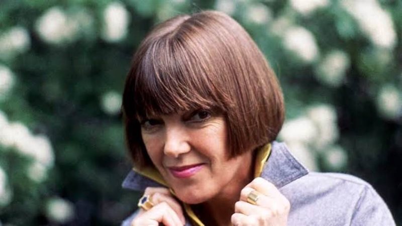 وفاة مصممة الأزياء