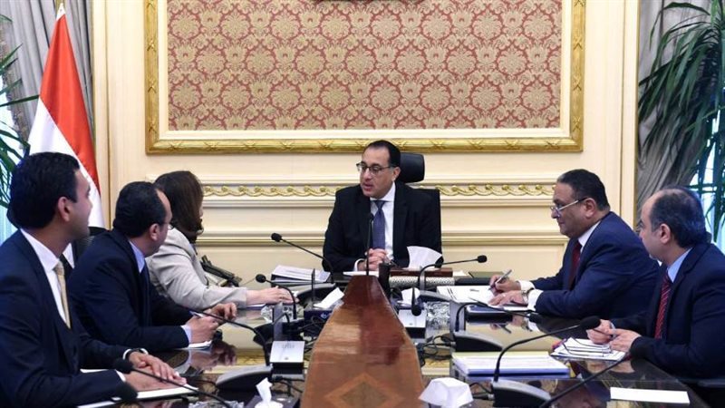 رئيس الوزراء خلال