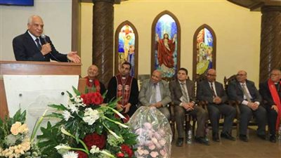 محافظ الجيزة يحضر قداس عيد القيامة بالكنيسة الإنجيلية