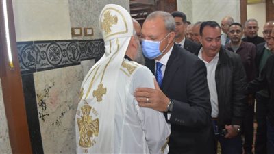 محافظ القليوبية يشارك قداس عيد القيامة المجيد بكنيسة العذراء ببنها