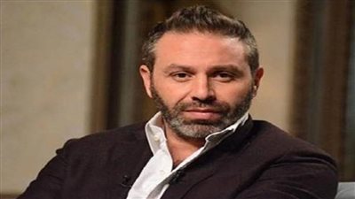 فنان الشعب حازم إمام يحتفل بعيد ميلاده الـ48 