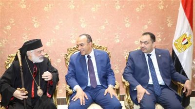 نائب محافظ المنيا يزور عددًا من كنائس المحافظة لتقديم التهنئة بعيد القيامة المجيد